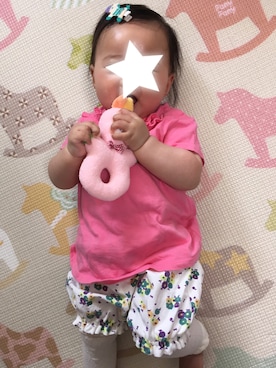 「KP（ケーピー）のアイテム（パンツ）」を使った、じゃすみんさん（キッズ・60cm）の春コーディネート