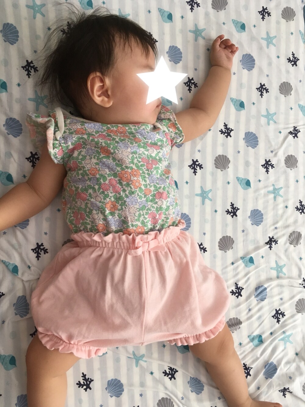 「女の子、7ヶ月、80cm、babygap、ロンパース、かぼちゃパンツ、ニトリ、Nクール、おひるね」｜「babyGAPのアイテム（ロンパース、その他）」を使った、じゃすみんさん（キッズ・60cm）の夏コーディネートの1枚目の写真
