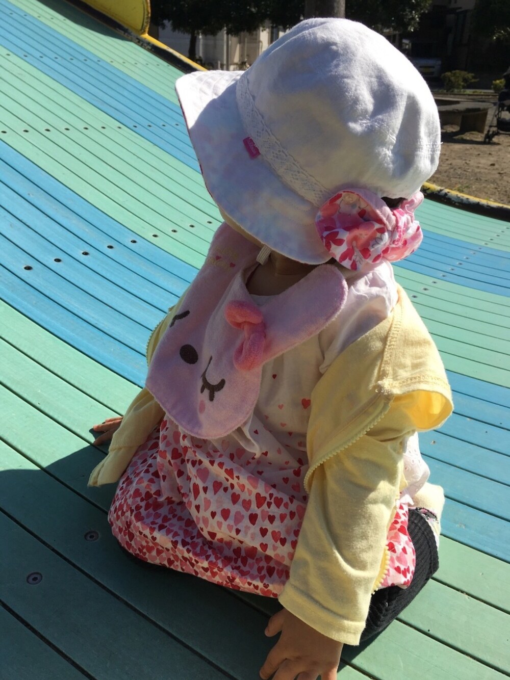 「女の子、11ヶ月、80cm、90cm、mikihouse、babygap、西松屋、ベルメゾン、キャンドゥ、KP」｜「MIKI HOUSEのアイテム（ハット、ピンク系）」を使った、じゃすみんさん（キッズ・70cm）の秋コーディネートの1枚目の写真