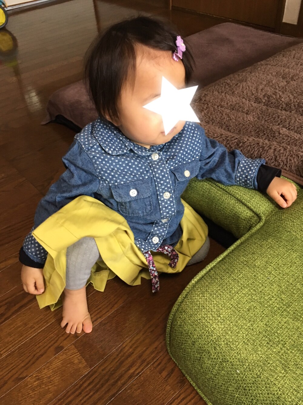 「女の子、11ヶ月、80cm、90cm、西松屋、DAISO、UNIQLO、no brand」｜「西松屋のアイテム（デニムジャケット、ブルー系）」を使った、じゃすみんさん（キッズ・70cm）の秋コーディネートの1枚目の写真
