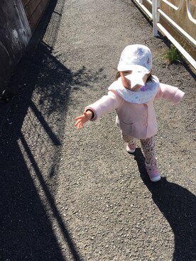 「babygap」｜「アイテム（キャップ）」を使った、じゃすみんさん（キッズ・70cm）の春コーディネート