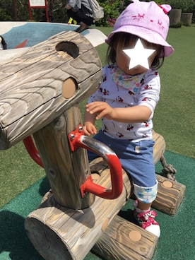 「KP（ケーピー）のアイテム（帽子）」を使った、じゃすみんさん（キッズ・70cm）の春コーディネート