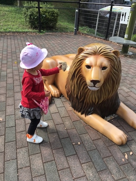 「KP（ケーピー）のアイテム（帽子）」を使った、じゃすみんさん（キッズ・70cm）の秋コーディネート