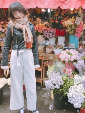 「TOMMY HILFIGER（トミーヒルフィガー）のアイテム（マフラー）」を使った、CeciliaLovesUさん（レディース・165cm）の春コーディネート