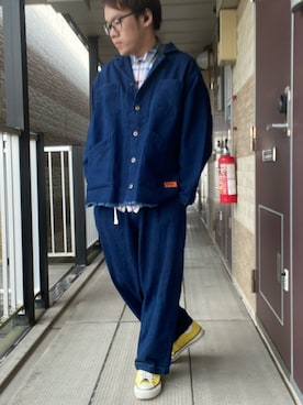「UNIVERSAL OVERALL（ユニバーサルオーバーオール）のアイテム（デニムジャケット）」を使った、あだっちさん（メンズ・163cm）の冬コーディネート