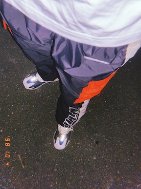 「RIPNDIP（リップンディップ）のアイテム（パンツ）」を使った、ぶりぶりざえもんさん（メンズ・170cm）の秋コーディネート