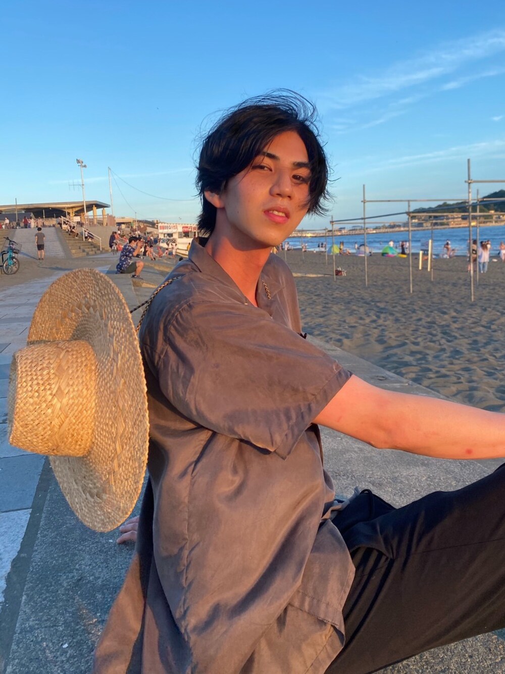 「夏コーデ、モノトーン、海コーデ、海」｜「TODAYFULのアイテム（帽子、ベージュ系）」を使った、Hirohikoさん（メンズ・185cm）の夏コーディネートの1枚目の写真