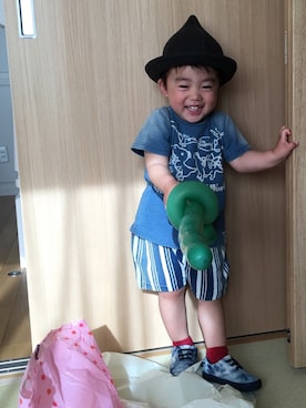 「BIT'Z（ビッツ）のアイテム（パンツ）」を使った、SiONさん（キッズ・90cm）の春コーディネート