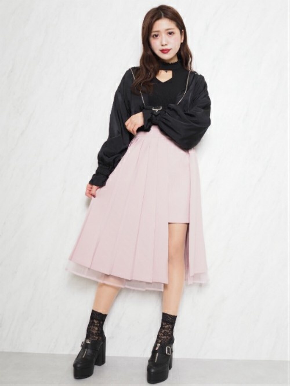 「スカート、サボ、春アウター、ソックス、ラップスカート、リブ　」｜「EATMEのプリーツラップスカート（スカート、ピンク系）」を使った、eatme-staffさん（レディース・162cm）の春コーディネートの1枚目の写真