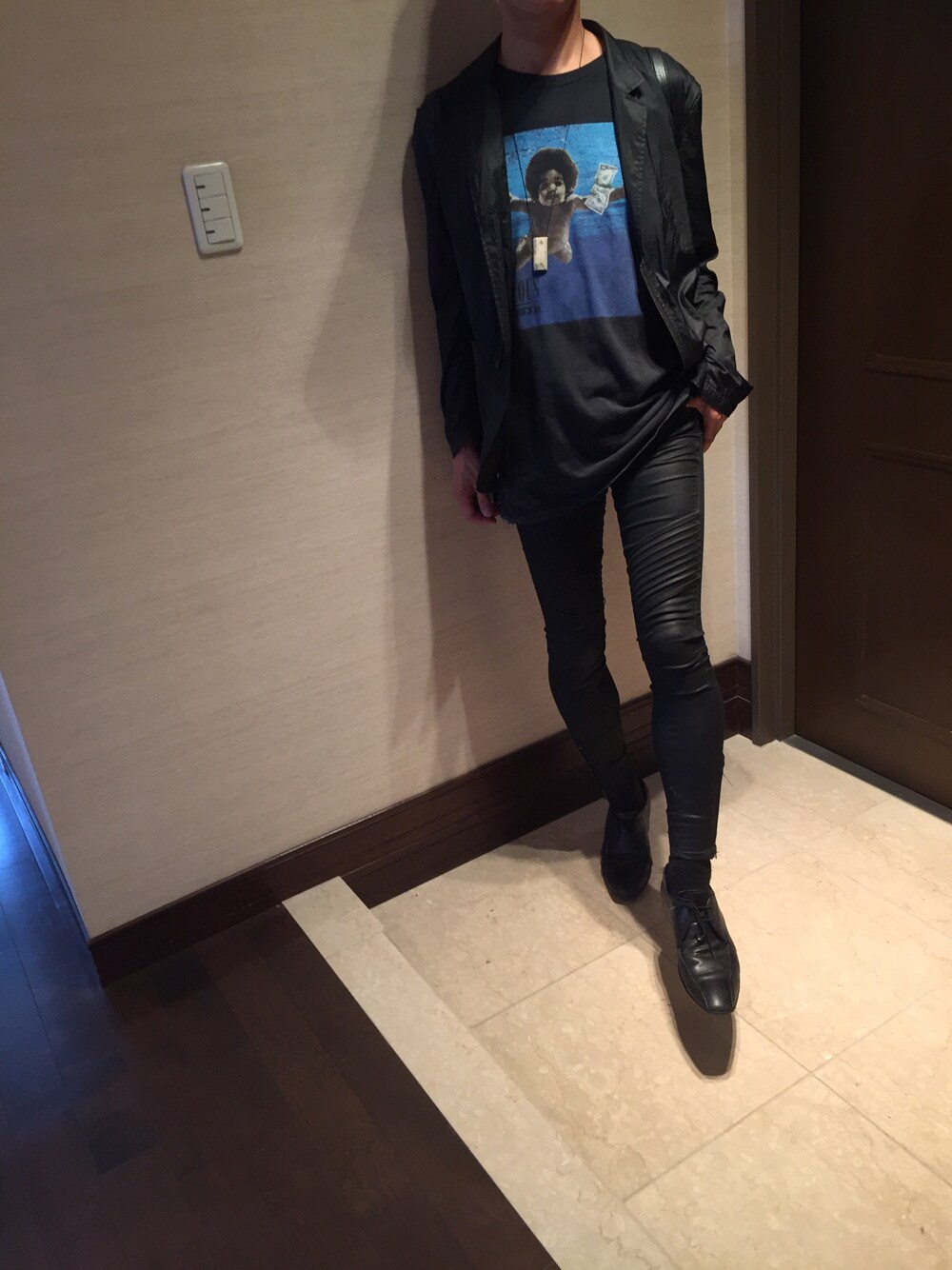 「VINTAGEのアイテム（Tシャツ/カットソー、ブラック系）」を使った、utnapishtimさん（メンズ・171cm）の夏コーディネートの1枚目の写真