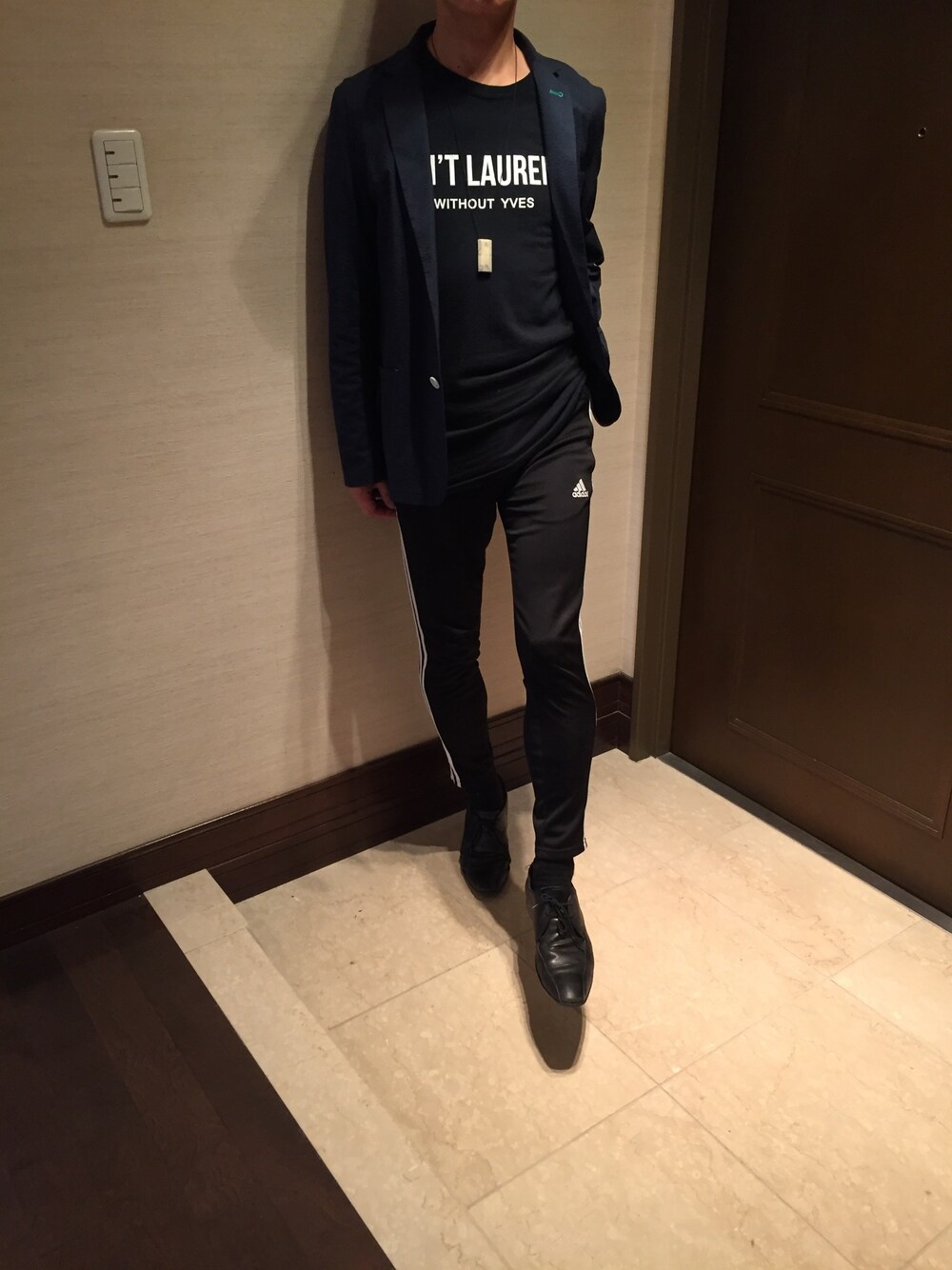 「Tommy Bahamaのアイテム（テーラードジャケット、ブルー系）」を使った、utnapishtimさん（メンズ・171cm）の秋コーディネートの1枚目の写真