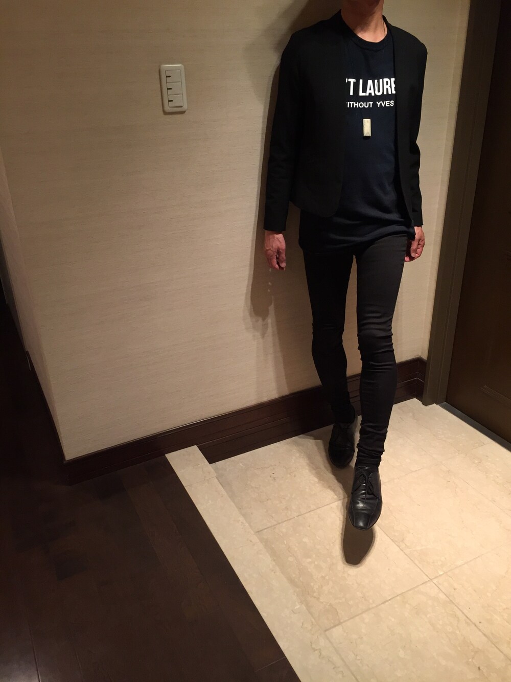 「VINTAGEのアイテム（Tシャツ/カットソー、ブラック系）」を使った、utnapishtimさん（メンズ・171cm）の秋コーディネートの1枚目の写真