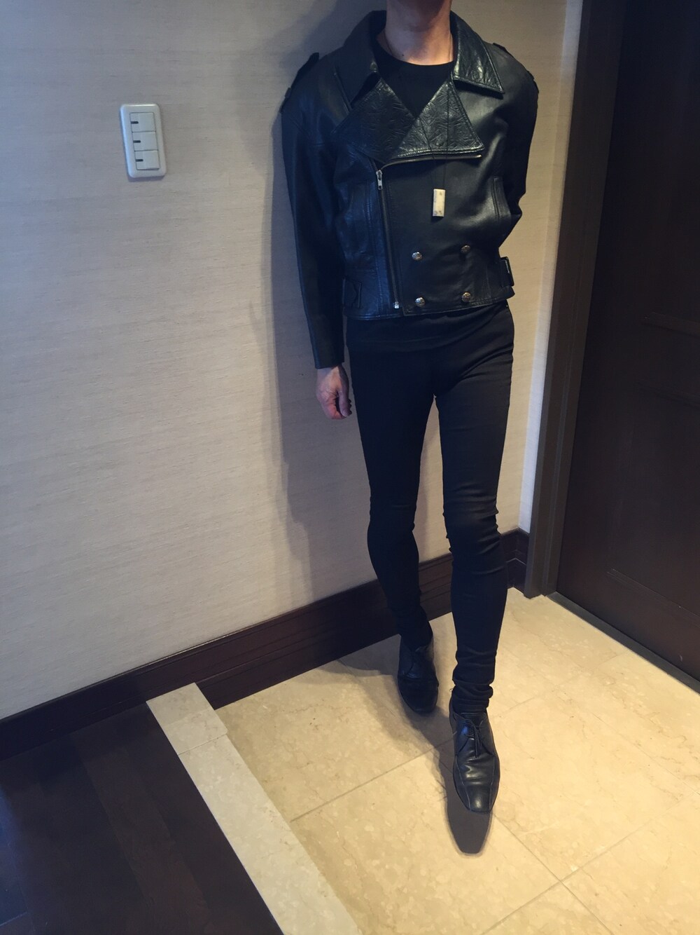 「VINTAGEのアイテム（ライダースジャケット、ブラック系）」を使った、utnapishtimさん（メンズ・171cm）の秋コーディネートの1枚目の写真