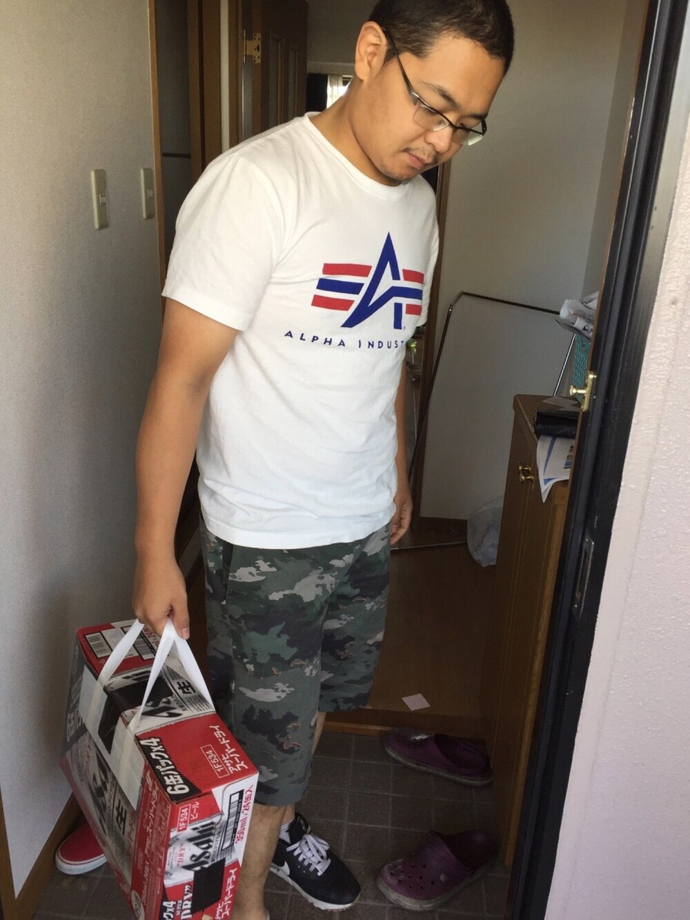 「アサヒスーパードライ」｜「ALPHAのアイテム（Tシャツ/カットソー、ホワイト系）」を使った、ryosukeさん（メンズ・170cm）の秋コーディネートの1枚目の写真