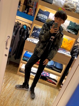 「Abercrombie&Fitch（アバークロンビーアンドフィッチ）のアイテム（ダウンジャケット/コート）」を使った、張維竣さん（メンズ・173cm）の冬コーディネート