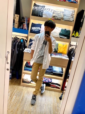 「Abercrombie&Fitch（アバークロンビーアンドフィッチ）のアイテム（チノパンツ）」を使った、張維竣さん（メンズ・173cm）の冬コーディネート