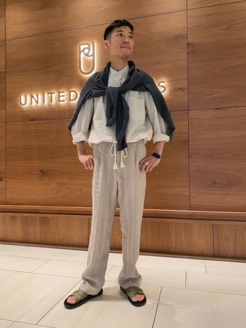 「Tevaの＜Teva（テバ）＞  VOYA SLIDE（サンダル、グリーン系）」を使った、IMさん（メンズ・174cm）の春コーディネートの1枚目の写真