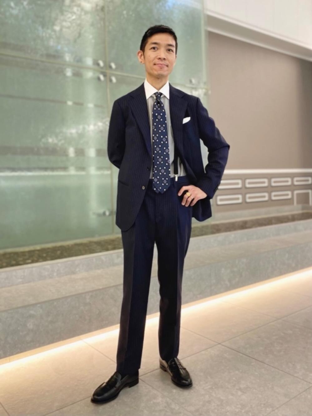 「CROCKETT&JONESの＜CROCKETT&JONES(クロケット&ジョーンズ)＞ BOSTON2 LOAFER（ローファー、ブラック系）」を使った、IMさん（メンズ・174cm）の秋コーディネートの1枚目の写真