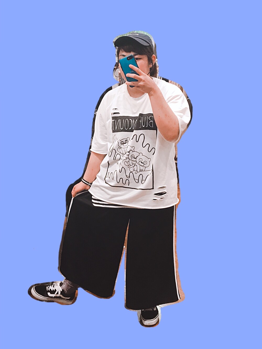 「スポーティーMIX」｜「BLUE ENCOUNTのアイテム（Tシャツ/カットソー、ホワイト系）」を使った、いぬさん（レディース・156cm）の春コーディネートの1枚目の写真