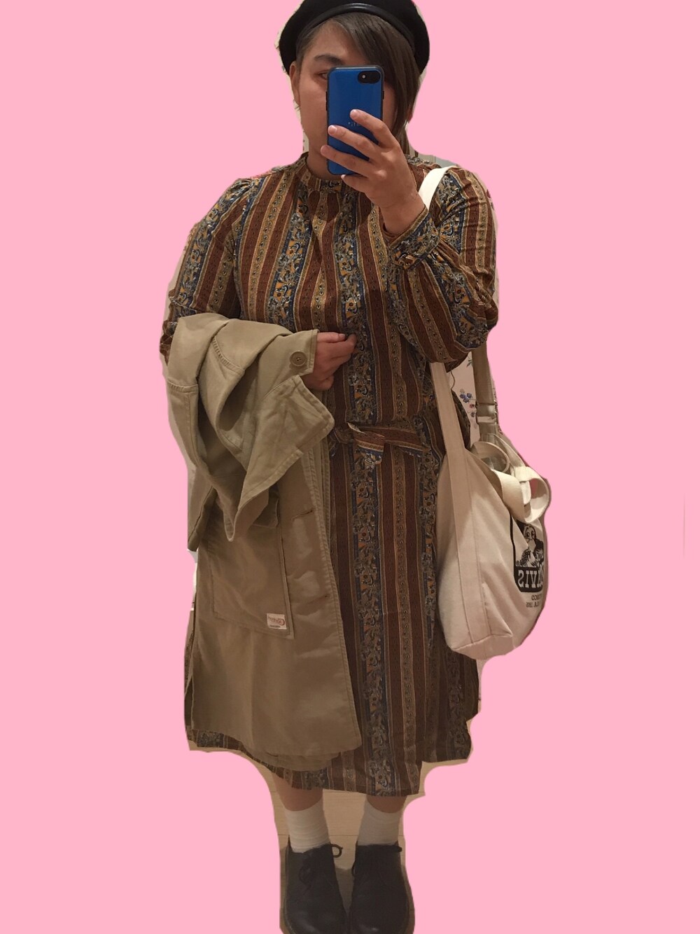 「わからないのアイテム（ワンピース、イエロー系）」を使った、いぬさん（レディース・156cm）の秋コーディネートの1枚目の写真