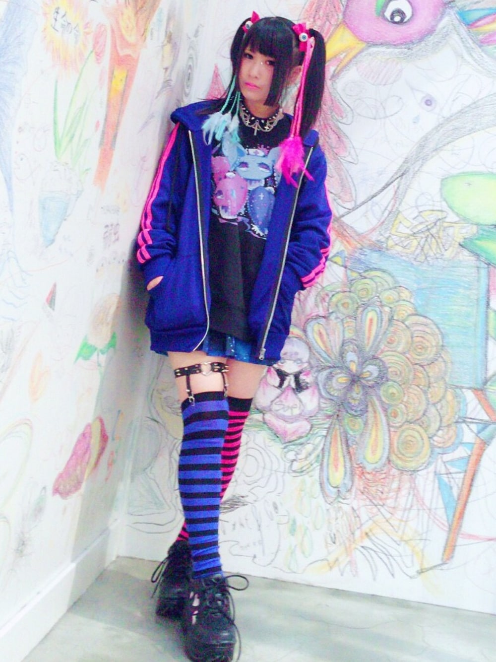 「アメ村、原宿系、KERA!、HYPER CORE、FUNKY FRUIT、ツインテール、Kawaii、青×ピンク、ガーター、サブカル」｜「KREEPSVILLE 666のアイテム（ファッション雑貨、ピンク系）」を使った、りゆんさん（レディース・151cm）の秋コーディネートの1枚目の写真