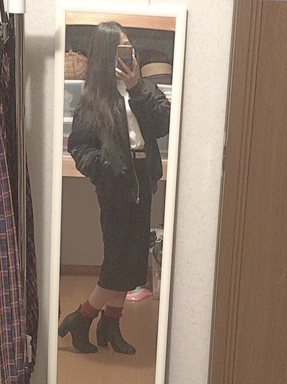 「AZUL by moussyのアイテム（MA-1、ブラック系）」を使った、くろねこさん（レディース・162cm）の冬コーディネートの1枚目の写真