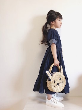 「ホワイトスニーカー」｜「アイテム（その他）」を使った、RIOさん（キッズ・100cm）の春コーディネート
