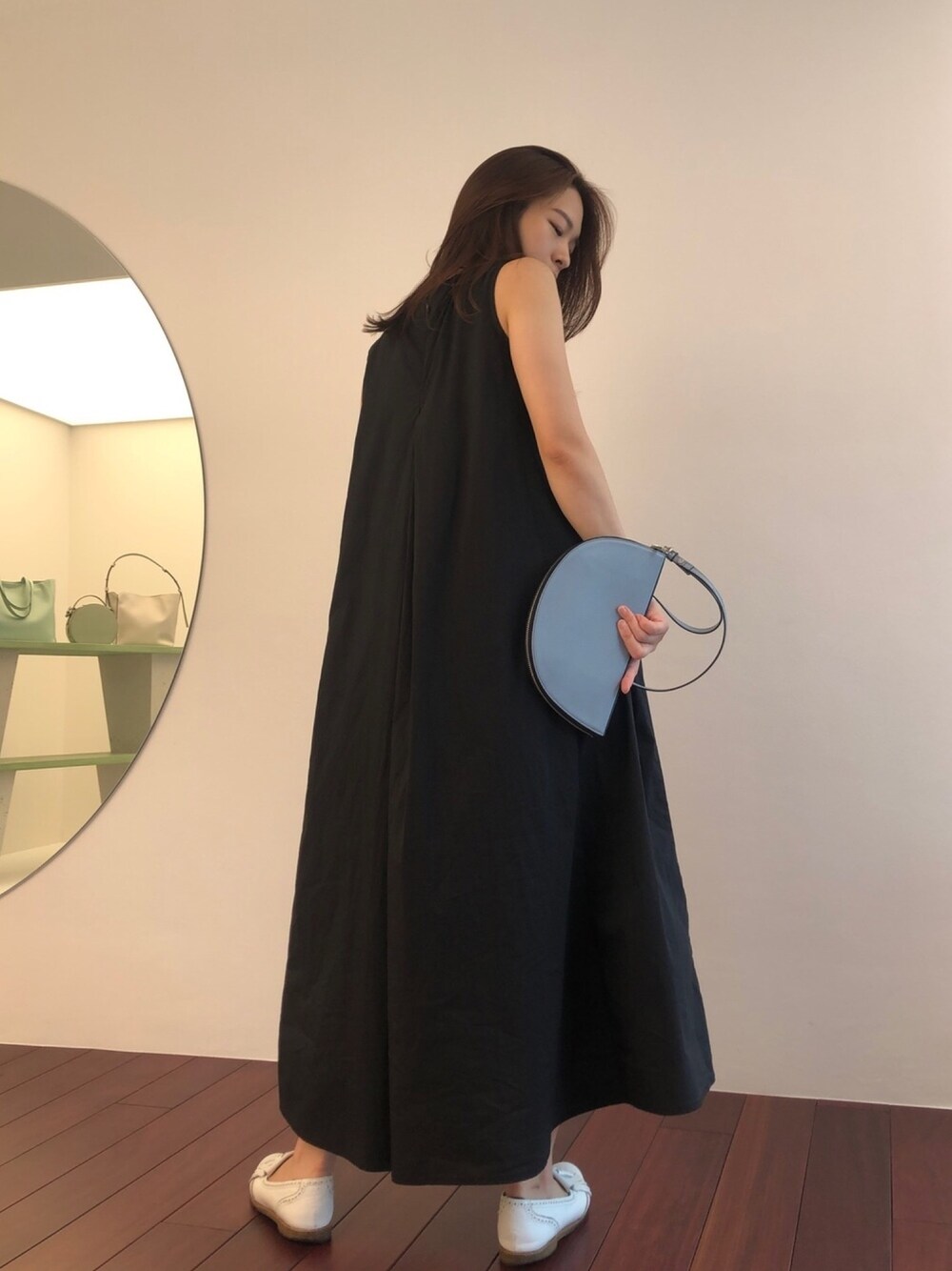 「EpoiのSiki　シキ　クラッチバッグ（クラッチバッグ、ブルー系）」を使った、matsumotoさん（レディース・158cm）の夏コーディネートの1枚目の写真