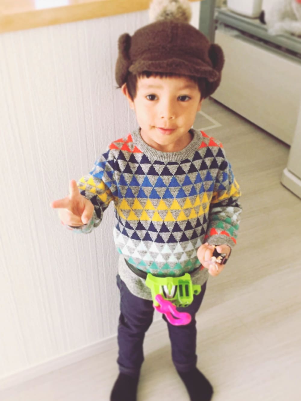 「3歳、boy、むすこーで、GAPbaby、UNIQLO、韓国子供服、男の子コーデ、仮面ライダーエグゼイド」｜「UNIQLOのBABY レギンス（デニム・10分丈）（その他ベビー用品、ブルー系）」を使った、ten&senさん（キッズ・100cm）の冬コーディネートの1枚目の写真