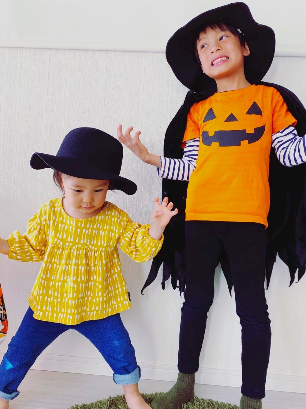 「ハロウィン、ハロウィンコーデ、中途半端、兄妹コーデ、5歳差兄妹」｜「しまむらのアイテム（パンツ、ブルー系）」を使った、ten&senさん（キッズ・130cm）の秋コーディネートの1枚目の写真