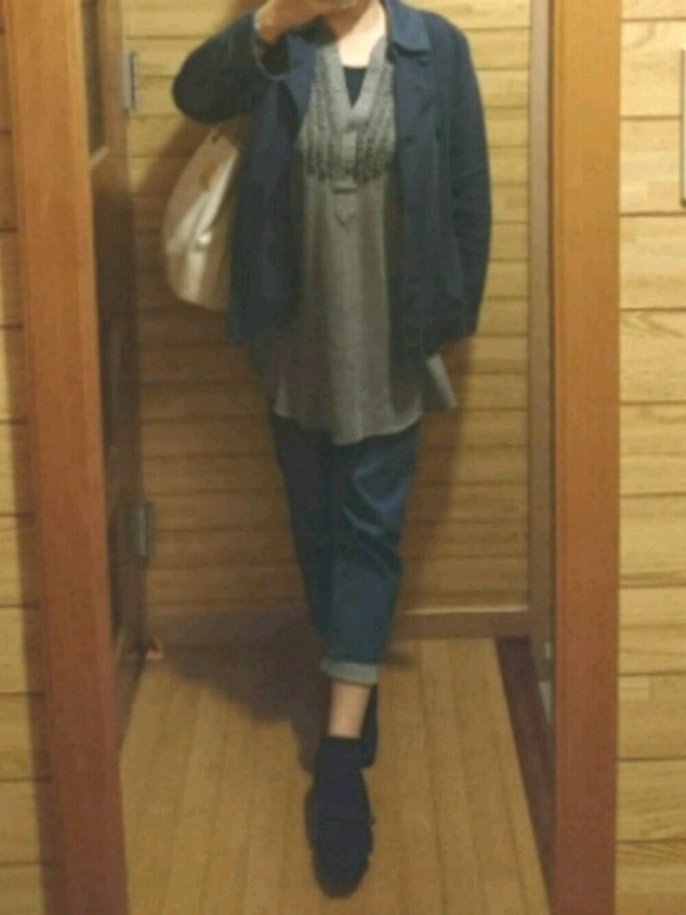 「Minnetonkaの[ミネトンカ]MINNETONKA スエードMOCシューズ（モカシン/デッキシューズ、ブルー系）」を使った、mochaさん（レディース・155cm）の夏コーディネートの1枚目の写真