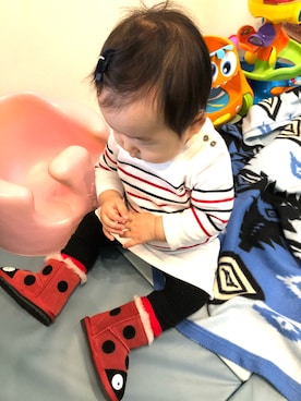 「TOMMY HILFIGER（トミーヒルフィガー）のアイテム（ワンピース/ドレス）」を使った、N☺︎Eさん（キッズ・80cm）の冬コーディネート