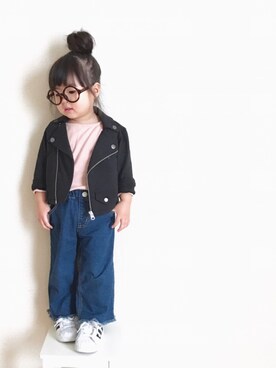 「リブT」｜「アイテム（ライダースジャケット）」を使った、yuiさん（キッズ・90cm）の冬コーディネート