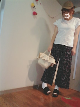 「花柄パンツ」｜「アイテム（キャップ）」を使った、maimaiko☺さん（レディース・163cm）の夏コーディネート