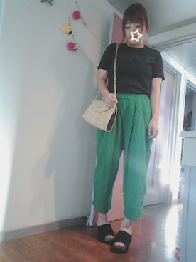 「緑パンツ」｜「アイテム（その他）」を使った、maimaiko☺さん（レディース・163cm）の秋コーディネート