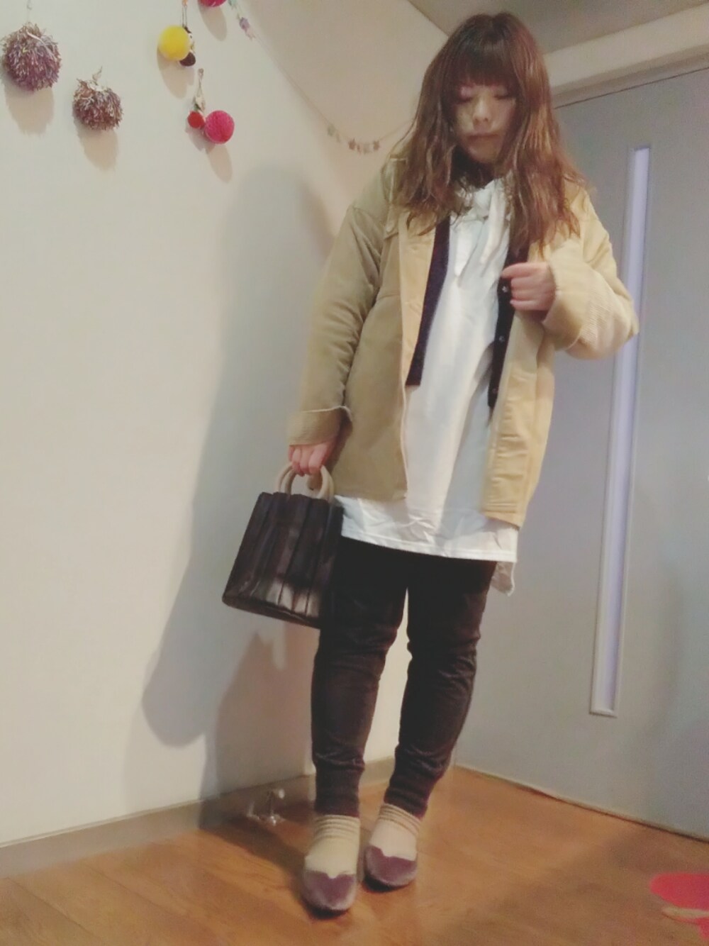 「フーディー、セーラー風、チュニック、スウェットパンツ、デニム風、コーデュロイ、コーデュロイジャケット、プリーツバッグ、カーディガン、レイヤードスタイル」｜「GUのアイテム（デニムパンツ、ブラック系）」を使った、maimaiko☺さん（レディース・163cm）の春コーディネートの1枚目の写真