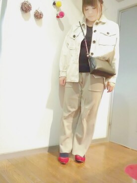 「ベージュパンツ」｜「アイテム（その他アウター）」を使った、maimaiko☺さん（レディース・163cm）の春コーディネート