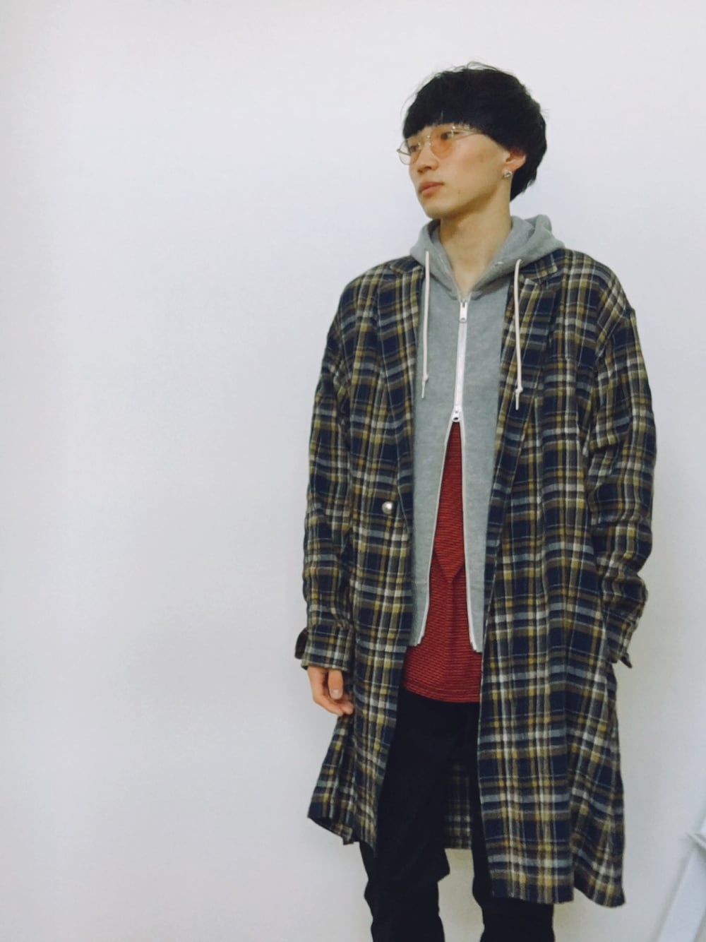 「めがね、春、ラフ、MR.GENTLEMAN、vaporize、loopwheeler、JOURNAL STANDARD relume、Moscot、マッシュ、セルフカット」｜「MR.GENTLEMANのアイテム（ジャケット/アウター、ブルー系）」を使った、usagi_さん（メンズ・175cm）の冬コーディネートの1枚目の写真