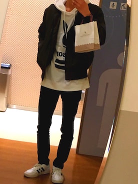 「HVC（エイチブイシー）のアイテム（パーカー）」を使った、かなたにさん（メンズ・182cm）の夏コーディネート