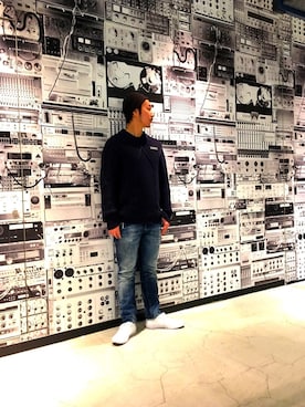 「DIESEL（ディーゼル）のアイテム（ニット/セーター、ブルー系）」を使った、UENTSUさん（メンズ・170cm）の冬コーディネート