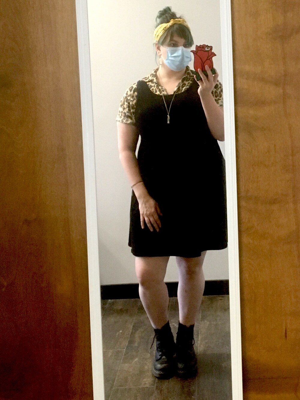 「velvet、Dr.Martens、summer、leopard、animal print、dress、working style、ootd、vintage、headband」｜「VINTAGEのアイテム（ドレス、ブラック系）」を使った、sugarbonezさん（レディース・168cm）の夏コーディネートの1枚目の写真