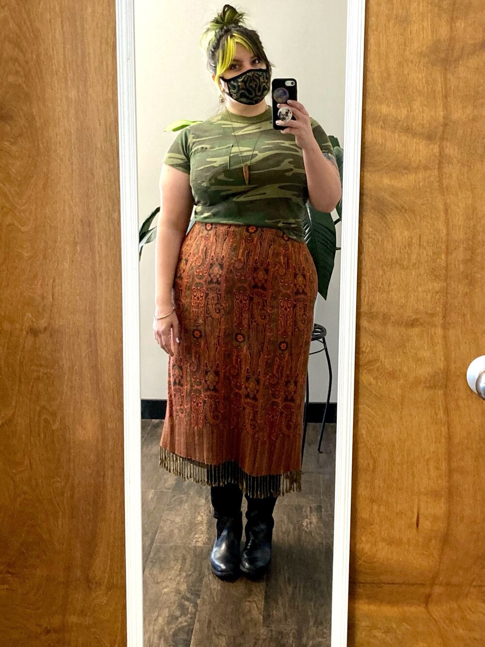 「vintage、VINTAGE、fringe、green、orange、pattern、army、plussize、skirt」｜「VINTAGEのアイテム（スカート、ブラウン系）」を使った、sugarbonezさん（レディース・168cm）の冬コーディネートの1枚目の写真