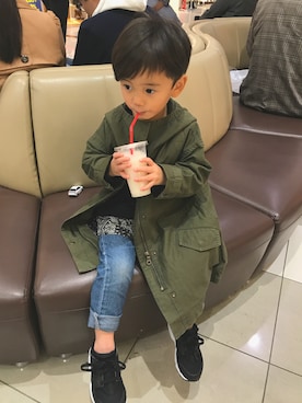 「AZUL by moussy（アズールバイマウジー）のアイテム（その他アウター）」を使った、KAEDEさん（キッズ・100cm）の冬コーディネート