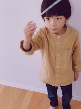 「無印良品（ムジルシリョウヒン）のアイテム（シャツ/ブラウス、ベージュ系）」を使った、ともぴさん（キッズ・140cm）の春コーディネート