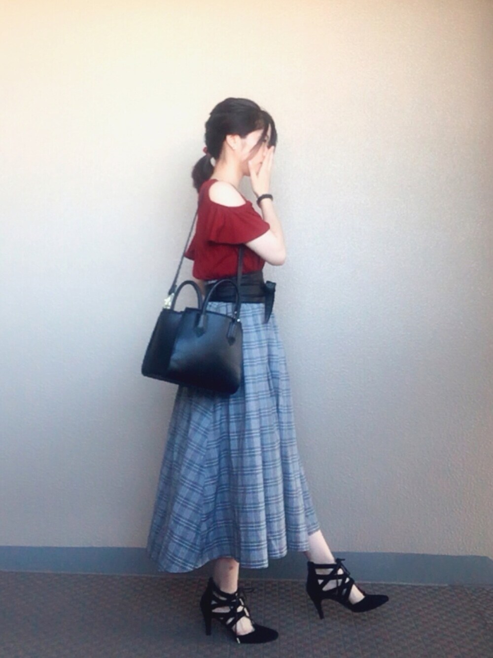 「チェック、チェックスカート、ボルドー、編み上げ、秋のコーデ」｜「w closetのアイテム（スカート、グレー系）」を使った、ちーさん（レディース・154cm）の夏コーディネートの1枚目の写真