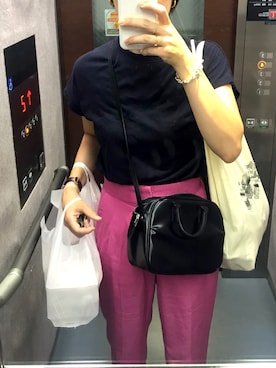 「ネイビー×ピンク」｜「アイテム（パンツ）」を使った、ahiroさん（レディース・165cm）の夏コーディネート