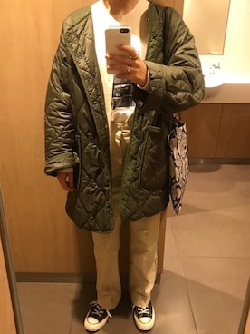 「チャックテイラー」｜「アイテム（ミリタリージャケット）」を使った、ahiroさん（レディース・165cm）の冬コーディネート