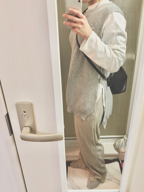 茶色 Guのシャツ ブラウスを使ったコーディネート Wear