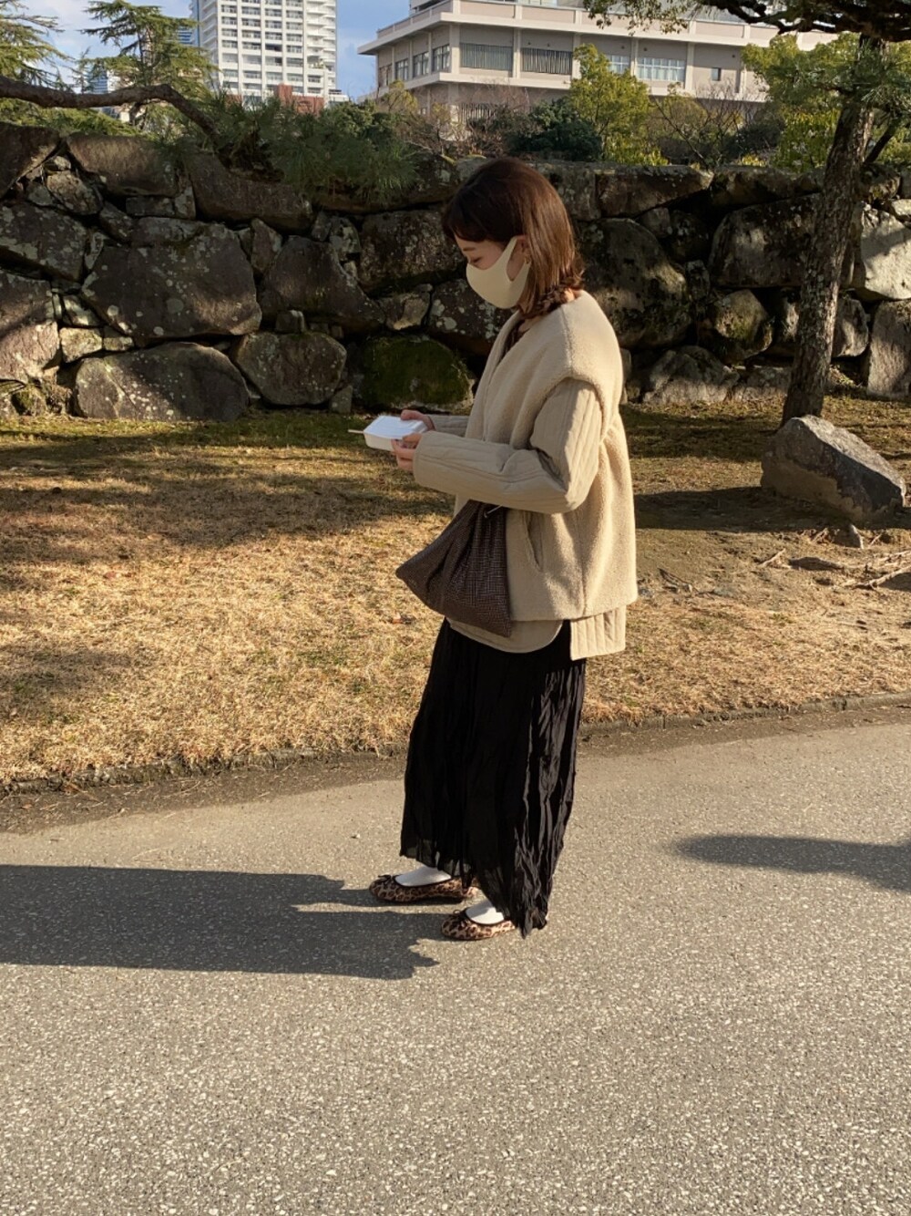 「休日スタイル、冬コーデ、今日のコーデ、おしゃれさんと繋がりたい、韓国ファッション、初詣、2021年」｜「BIGOTREのアイテム（バッグ、ブラウン系）」を使った、momokaさん（レディース・157cm）の冬コーディネートの1枚目の写真