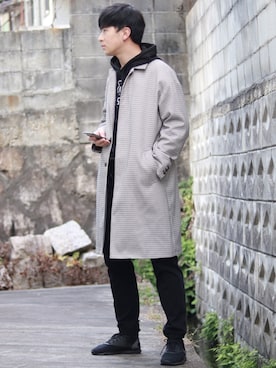 「ブラック」｜「アイテム（ステンカラーコート）」を使った、えがさん（メンズ・183cm）の冬コーディネート